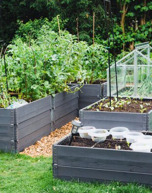 fa magaságyás építés